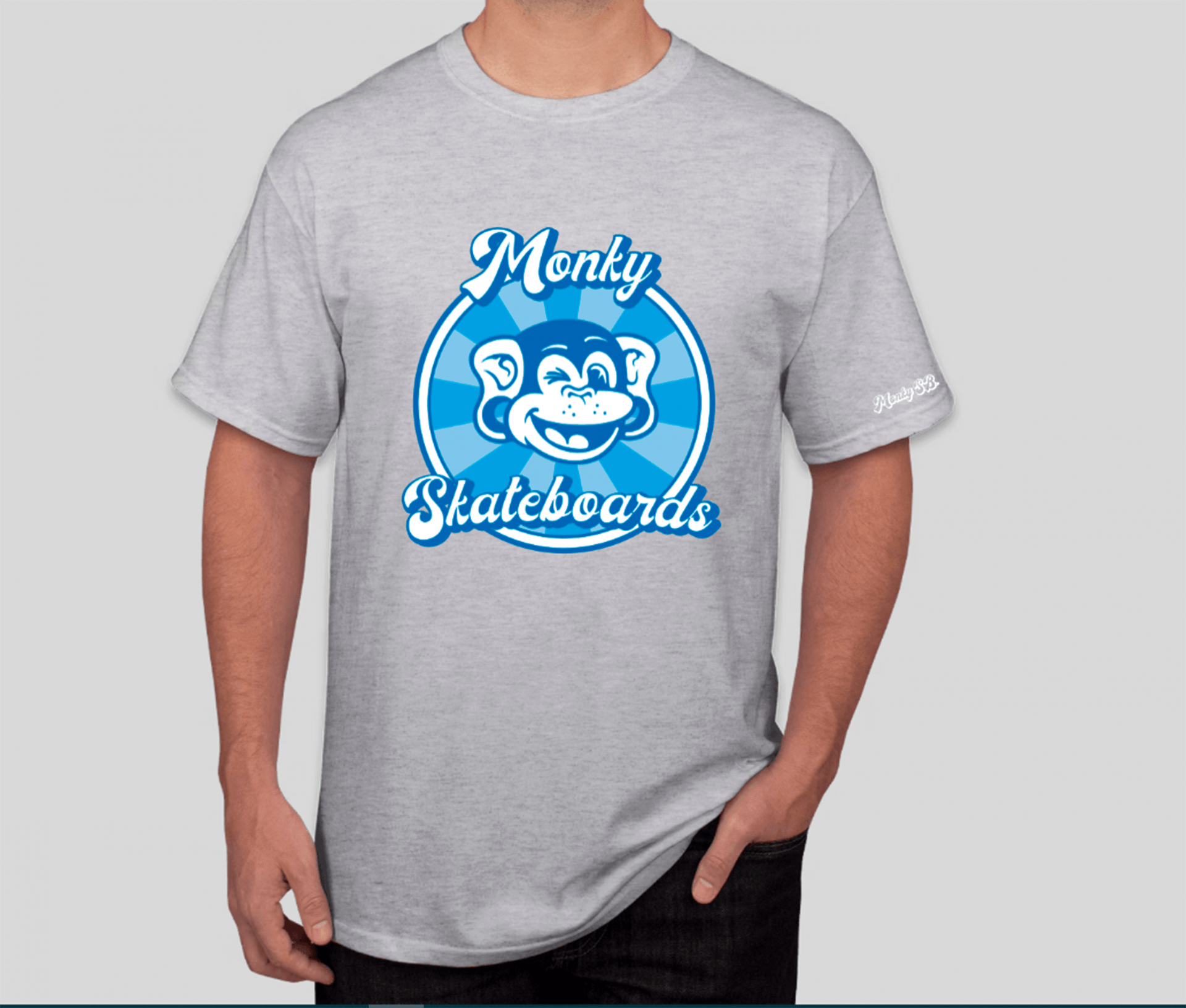 camiseta gris full logo en azul monky skateboards