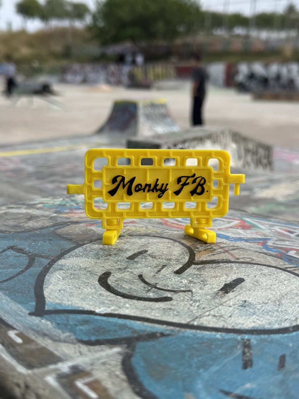 valla-de-obra-fingerboard-monkyfb_01